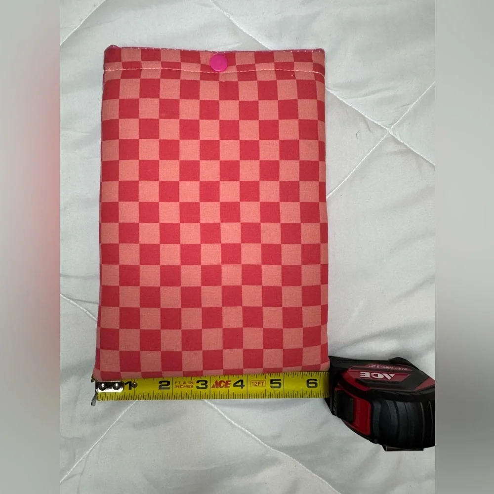 Pink Checkerboard Kindle Sleeve With Snap Closure